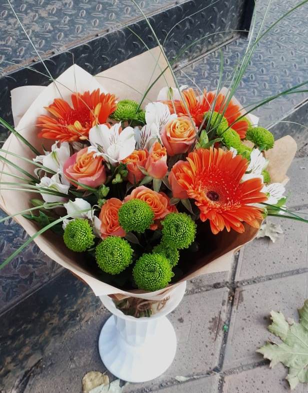 Букет цветов из: Герберы, Хризантемы, Альстромерии и Розы в Сернуре