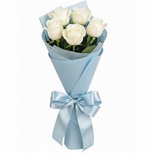 Букет 5 Белых роз Проуд в Сернуре
