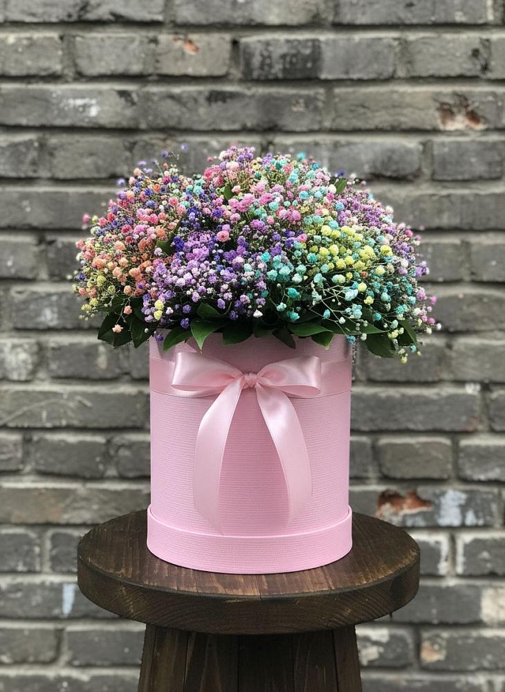 Цветочная композиция из Гипсофила и Розы в шляпной коробке в Сернуре