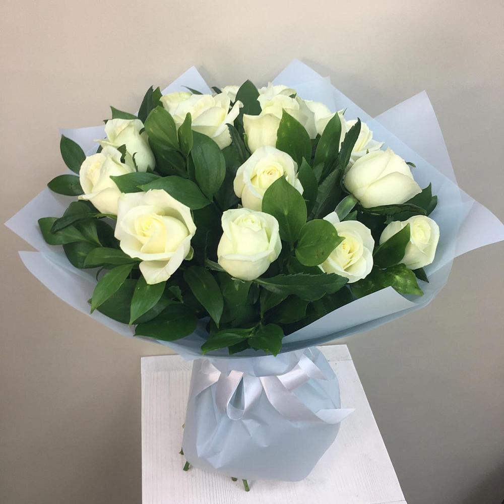 Букет 15 Белых роз Проуд в Сернуре