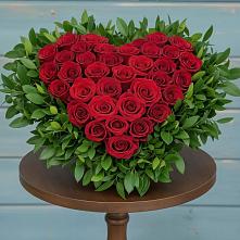 Цветочная композиция из Розы в виде сердца в Сернуре