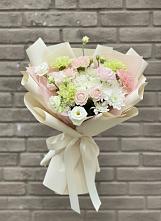 Букет цветов из:  Гвоздики, Розы, Лизиантусы и Хризантемы в Сернуре