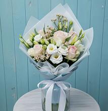 Букет цветов из:  Розы и Лизиантусы в Сернуре
