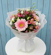 Букет цветов из:  Герберы, Альстромерии и Лизиантусы в Сернуре
